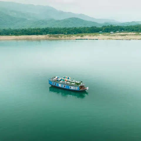 Shawpnodingi - A Premium Water Villa — Tanguar Haor হাউজবোট