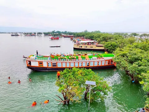 Mayaboti A Premium House Boat — Tanguar Haor হাউজবোট