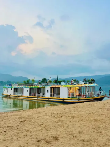 The Canvas - Luxurious AC Houseboat — Tanguar Haor হাউজবোট