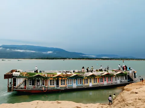 Boat Republic — Tanguar Haor হাউজবোট