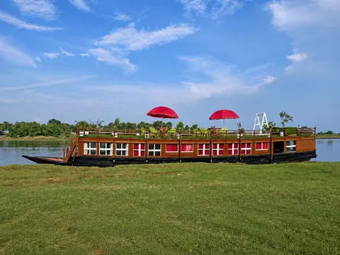 Haor Dingi - The Floating Luxury — Tanguar Haor হাউজবোট