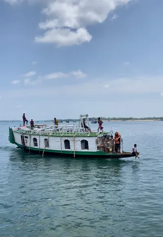 Rangaboti The Houseboat — Tanguar Haor হাউজবোট